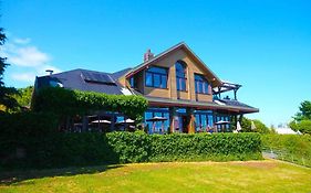 Spinnakers Gastro Brewpub & Guesthouses
